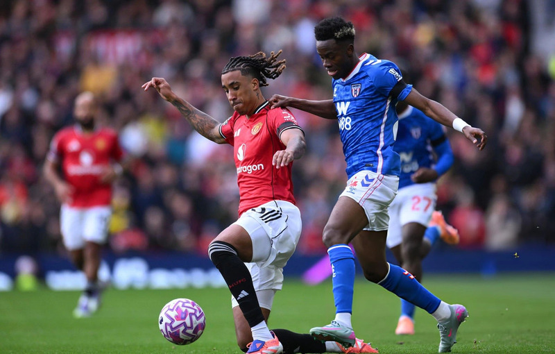 Man United vs Sunderland - Quỷ Đỏ bay cao